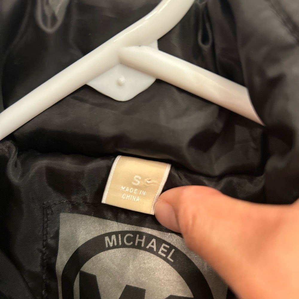 Michael Kors puffer jacket - Picture 2 of 9
